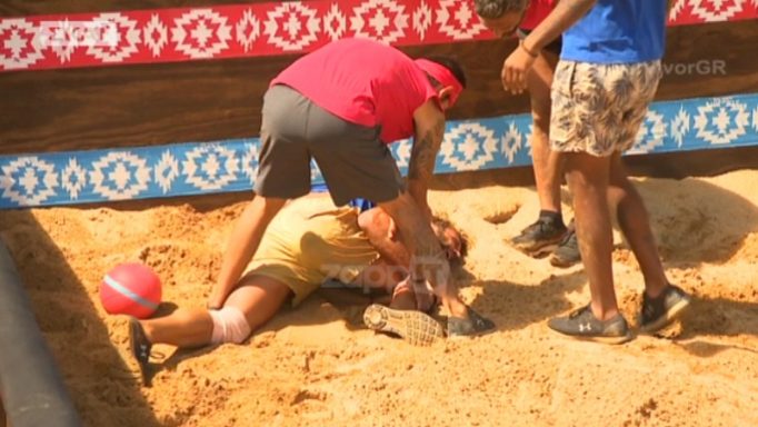 Survivor: Πάγωσαν με τον τραυματισμό του Θεοδωρόπουλου! Σφάδαζε από τους πόνους, έφυγε με ασθενοφόρο…