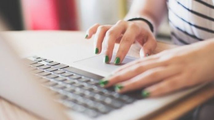 Εκβίαζε 16χρονη Χανιώτισσα μέσω Facebook - Της ζητούσε άσεμνες φωτογραφίες