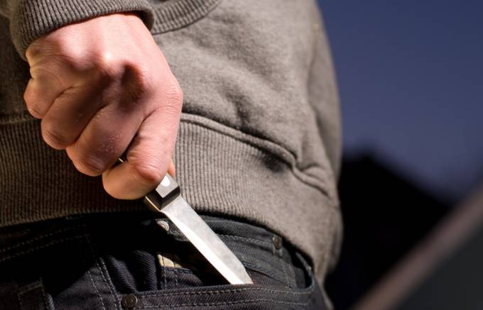Τράβηξε μαχαίρι στην πλατεία της Δημοτικής Αγοράς Χανίων