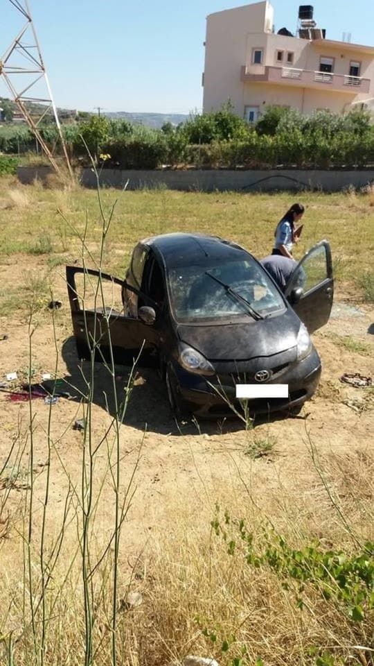 Νεκρή στην άσφαλτο νέα γυναίκα (φωτο)