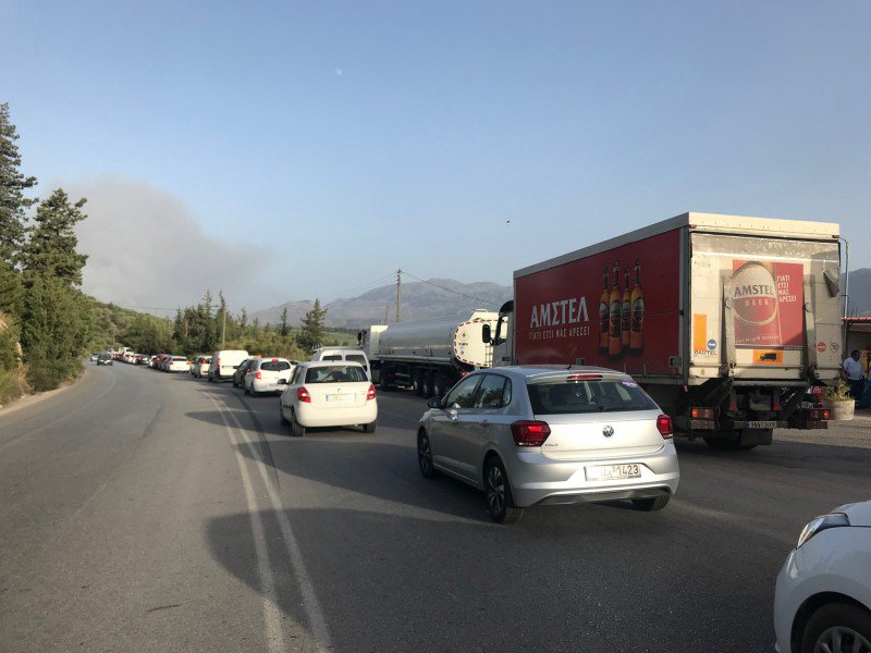 Χανιά: Ανεξέλεγκτη η πυρκαγιά, κάηκαν κτίσματα στον Αποκόρωνα 4 άτομα μεταφέρθηκαν στο Νοσοκομείο 