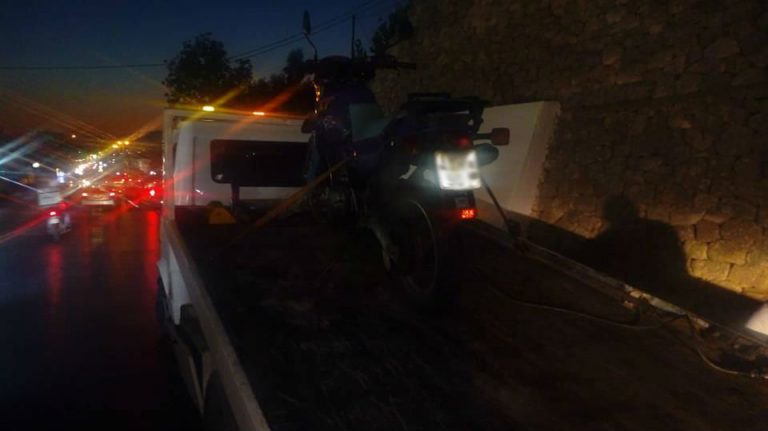 Σοβαρό τροχαίο με τραυματισμό στο Μακρύ Τοίχο στα Χανιά (φωτο)