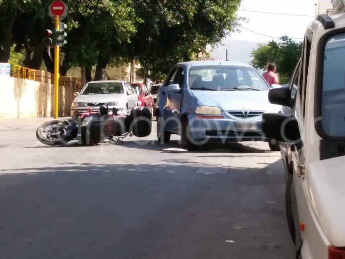 Κι άλλο τροχαίο στα Χανιά – Σύγκρουση μηχανής με Ι.Χ. αυτοκίνητο