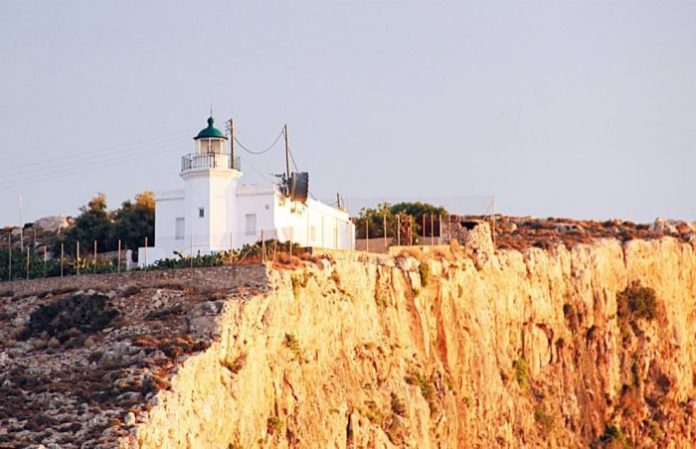 Ο Φάρος στο Δρέπανο είναι μεταξύ των 27 φάρων της επικράτειας που ανοίγει για το κοινό το Πολεμικό Ναυτικό, την Κυριακή 19 Αυγούστου, με την ευκαιρία του εορτασμού της παγκόσμιας ημέρας φάρων.