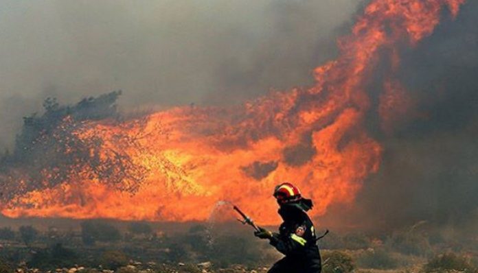 Μεγάλη φωτιά στο Ρέθυμνο Ζητήθηκε η συνδρομή και των δύο ελικοπτέρων