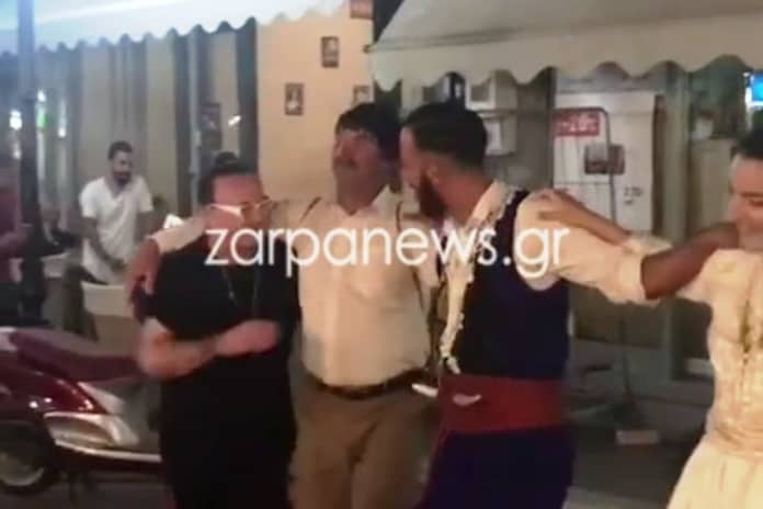 Χανιά : Αναβίωσε ο παραδοσιακός Κρητικός γάμος στο Καστέλι, με όργανα, ριζίτικα και… Πανταζή (Photos-Video)