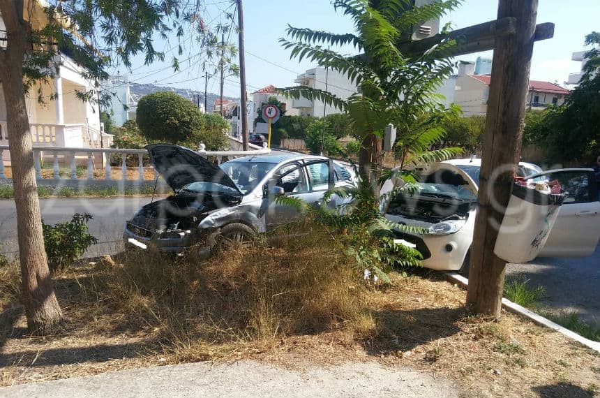 Χανιά: Γερή τράκα σε διασταύρωση στη Σούδα  Ένας οδηγός στο Νοσοκομείο (Photos)