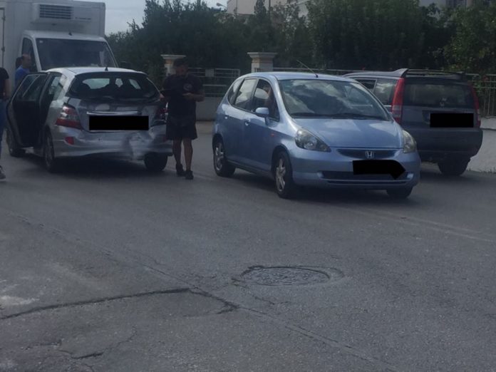 Χανιά:Μπετονιέρα εμβόλισε ΙΧ στο Βαμβακόπουλο! Κυκλοφοριακό κομφούζιο στη Λ.Καζαντζάκη…