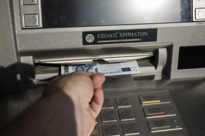 Κρήτη:Έκλεψε τις κάρτες ηλικιωμένου και έκανε αναλήψεις από ΑΤΜ