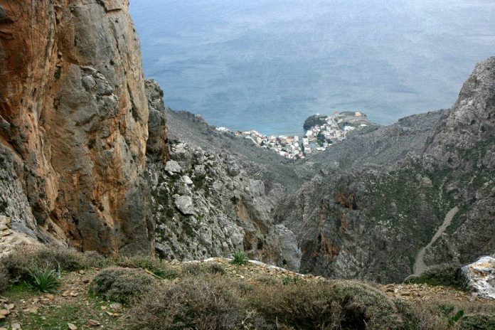 Κρήτη: Νεκρή από την πτώση στο φαράγγι η νεαρή κοπέλα