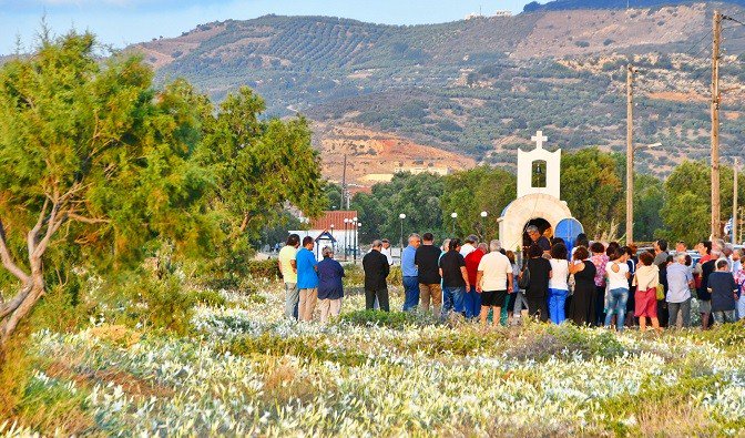 Χανιά:Πλήθος κόσμου στο πανηγύρι της Παναγίας των κρίνων