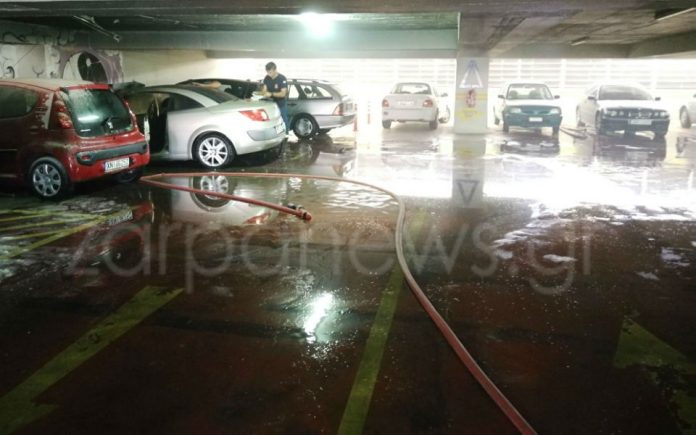 Χανιά: Αυτοκίνητο πήρε φωτιά μέσα στο Δημοτικό πάρκινγκ της Περίδου (Photos)