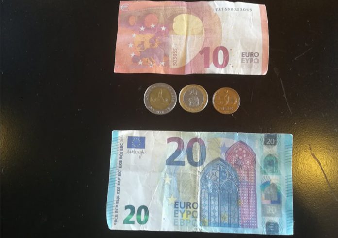 Κρήτη:Το κόλπο των επιτήδειων για να σπρώξουν πλαστά χρήματα σε επιχειρήσεις