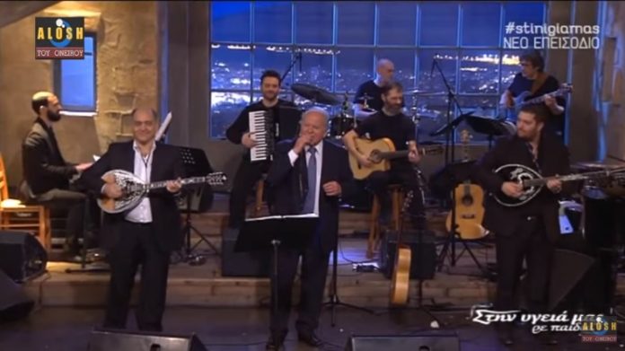 Πέθανε ο Κρητικός λαϊκός τραγουδιστής Μάνος Παπαδάκης