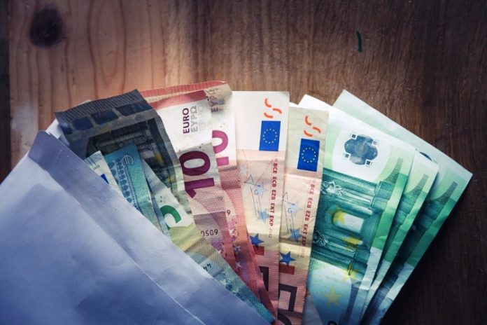 Κρήτη: Ξέχασε στο Νοσοκομείο φάκελο με 4.500 ευρώ και επέστρεψε έντρομη να τα ψάξει