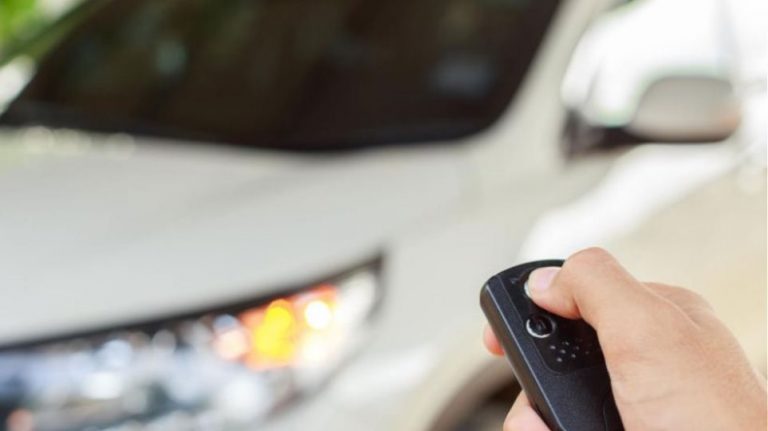 Χαμός με τις κλοπές high tech αυτοκινήτων που σου επιτρέπουν να μπεις μέσα χωρίς να χρησιμοποιήσεις το κλειδί