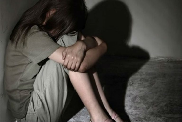 Προφυλακιστέος ο ο 43χρονος που κοίμιζε τον πατέρα και βίαζε την 13χρονη κόρη του στα Χανιά…
