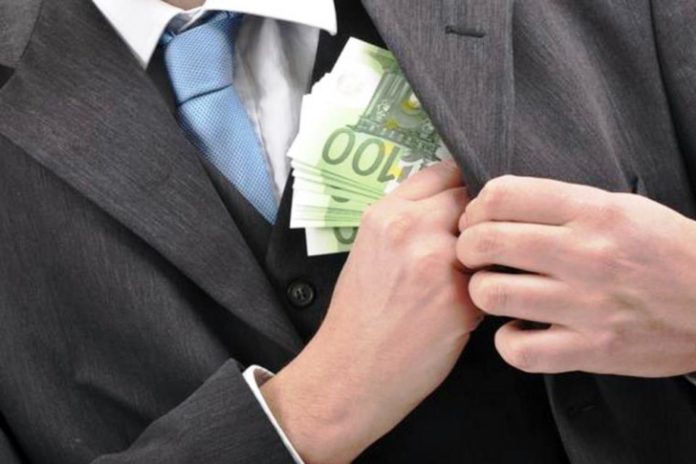 Κρήτη: Παρίστανε τον ασφαλιστή, εξαπάτησε ανυποψίαστους πολίτες και κυκλοφορεί ακόμα… ανενόχλητος!