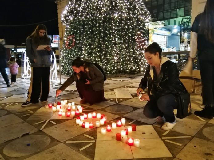 Άναψαν ένα κεράκι για το κλίμα στην Πλατεία Αγοράς στα Χανιά (Photos)