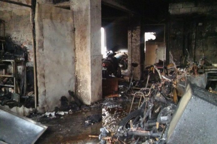 Χανιά: Πανικός τα ξημερώματα στη Νέα Χώρα! Πυρκαγιά τύλιξε στις φλόγες αποθήκη και σπίτι (Photos)