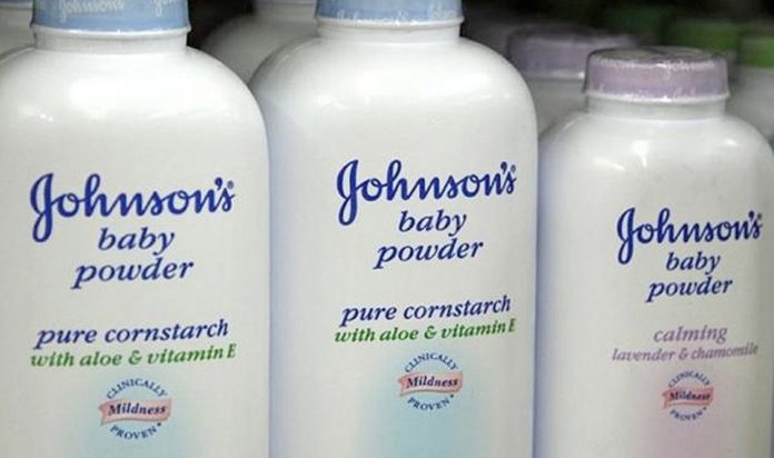 Καρκινογόνο το ταλκ για μωρά της Johnson & Johnson! Το γνώριζαν εδώ και… 47 χρόνια