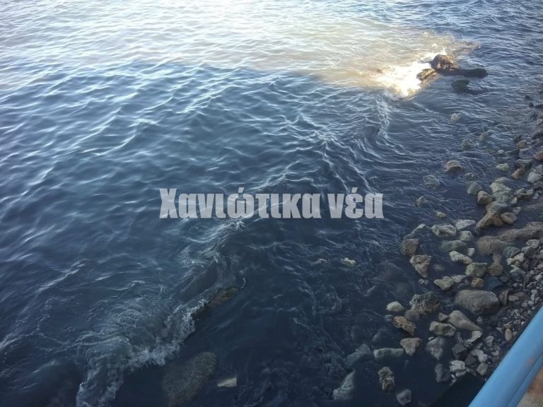 Έφραξε αγωγός αποχέτευσης στο Κουμ Καπί - Γέμισε λύματα η θάλασσα