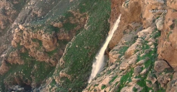 Κρήτη: Ο επιβλητικός καταρράκτης που προκαλεί δέος! (Video)