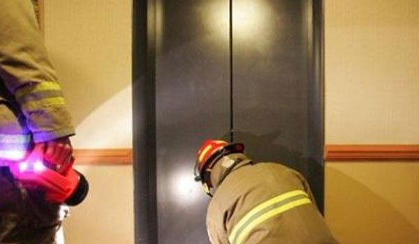 Τραυματίστηκε ηλικιωμένος από πτώση σε φρεάτιο ασανσέρ σε πολυκατοικία στο κέντρο των Χανίων