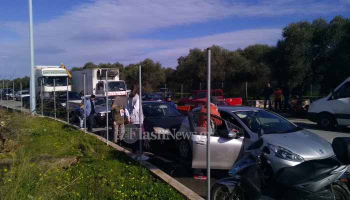 Καραμπόλα 5 οχημάτων στα Χανιά (photo)