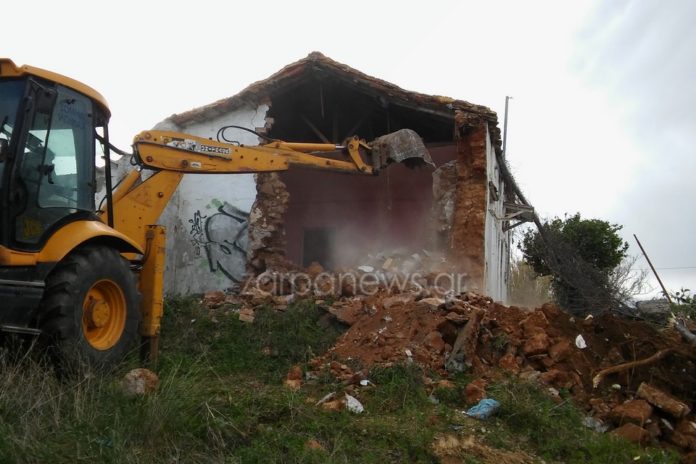 Καθαρίζει τα Ανατολικά Τείχη ο δήμος Χανίων! Γκρεμίζονται τα παραπήγματα