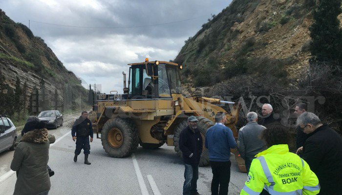 Απομακρύνουν τα μπάζα απ’τον Σταλό -Εκτιμήσεις οτι σύντομα ανοίγει ο δρόμος