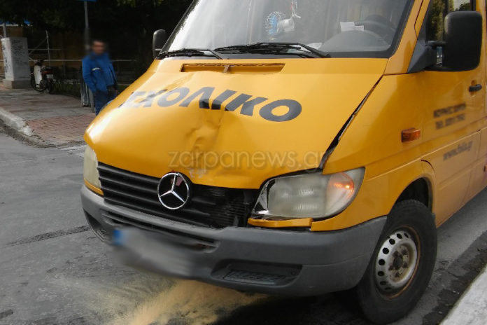 Χανιά: Σύγκρουση σχολικού με αγροτικό στα Δικαστήρια (Photos)