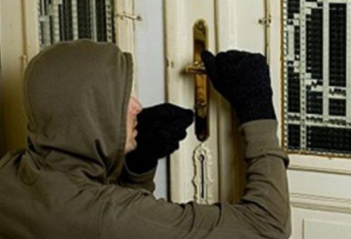 Κρήτη: Αυτοί πενθούσαν, ενώ τους έκλεβαν τα λεφτά για την κηδεία…