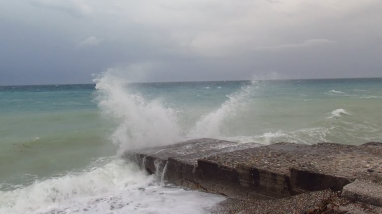 Επιμένει η κακοκαιρία «Χιόνη»: Νέα υποτροπή σήμερα και αύριο - Δείτε χάρτες