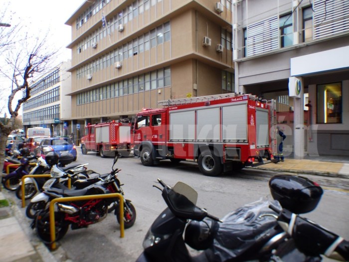Αναστάτωση λόγω καπνών στην ΔΟΥ Χανίων
