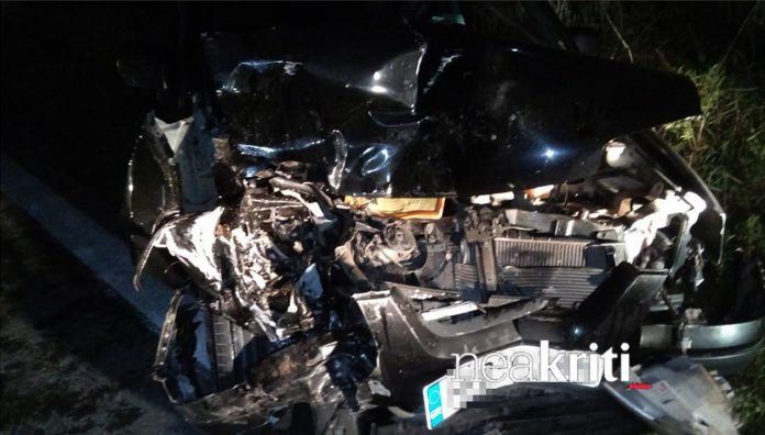 Κρητικιά μάνα τριών παιδιών επέστρεφε από το νυχτερινό σχολείο, τράκαρε και εγκλωβίστηκε στα συντρίμμια του οχήματος της