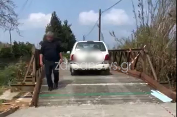 Αυτά κάνουμε οι Χανιώτες… Οδηγοί αγνοούν την απαγόρευση και διασχίζουν τη στρατιωτική γέφυρα στο Πατελάρι (Video)