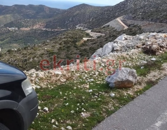 Κρήτη: Απολάμβαναν τη θέα, όταν έλυσε το χειρόφρενο και έπεσαν στον γκρεμό (φωτο)