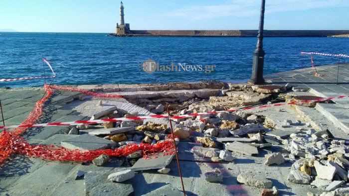 Βομβαρδισμένο τοπίο στο ενετικό λιμάνι στα Χανιά (φωτο)
