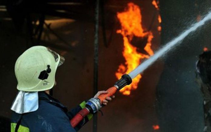 Παρανάλωμα του πυρός ταβέρνα στην παραλιακή