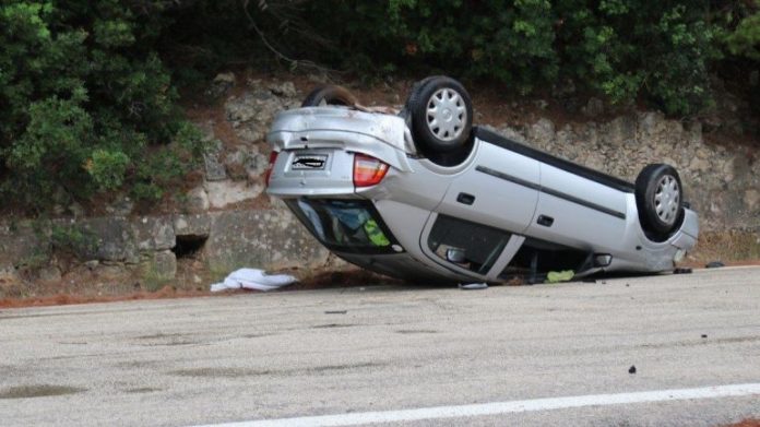 Κρήτη: Έχασε τον έλεγχο του αυτοκινήτου και τούμπαρε Τροχαίο με εγκλωβισμό τα ξημερώματα