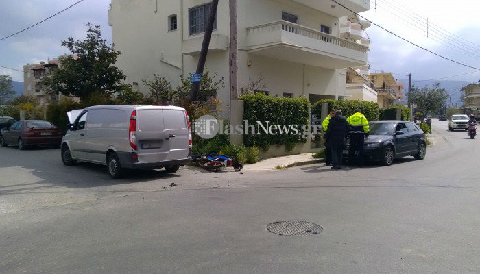 Τροχαίο ατύχημα σε επικίνδυνη διασταύρωση στα Χανιά (φωτο)