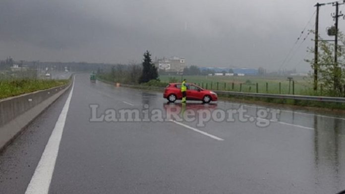 Τρόμος στην Εθνική Οδό: Ηλικιωμένος οδηγούσε ανάποδα για 13 χλμ – Καρέ καρέ η επιχείρηση για την ακινητοποίησή του