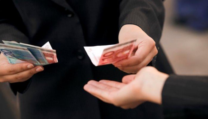 Ο απατεώνας με την…. «μυζήθρα» που έχει ξεγελάσει πολλούς Χανιώτες (βίντεο)