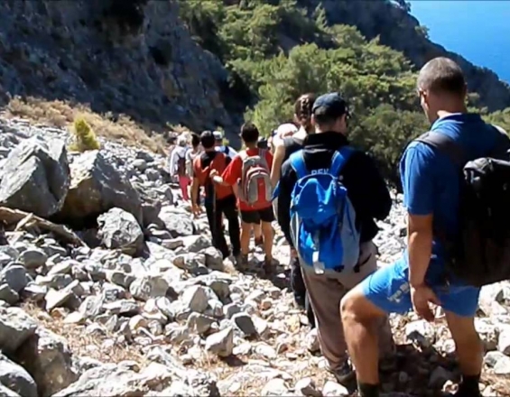 Τραυματίστηκε σε δύσβατη περιοχή