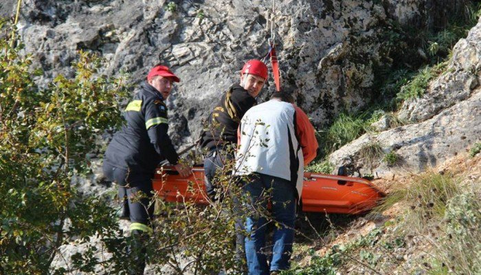 Επιχείρηση διάσωσης τραυματισμένης γυναίκας