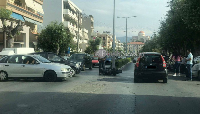 Τροχαίο ατύχημα στην οδό Ηρώων Πολυτεχνείου στα Χανιά (φωτο)