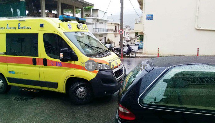 Τροχαίο ατύχημα σε σύγκρουση νεκροφόρας με μοτοσικλέτα στα Χανιά (φωτο)