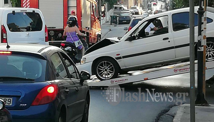 Τροχαίο ατύχημα στο κέντρο των Χανίων (φωτο)