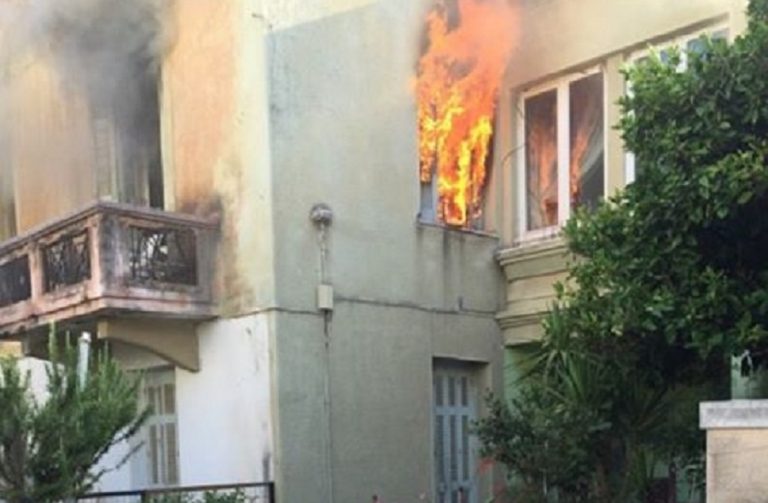 Πυρκαγιά σε κτίριο στα Χανιά – Ένα άτομο στο νοσοκομείο (φωτο)